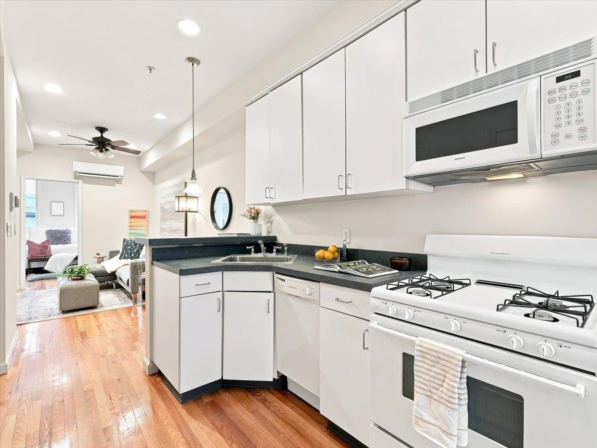 Search Homes 4 358 3RD ST 3L