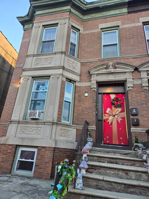 Homes For Rent - 239 Fulton Ave #1<br/> Jersey City, NJ 07305