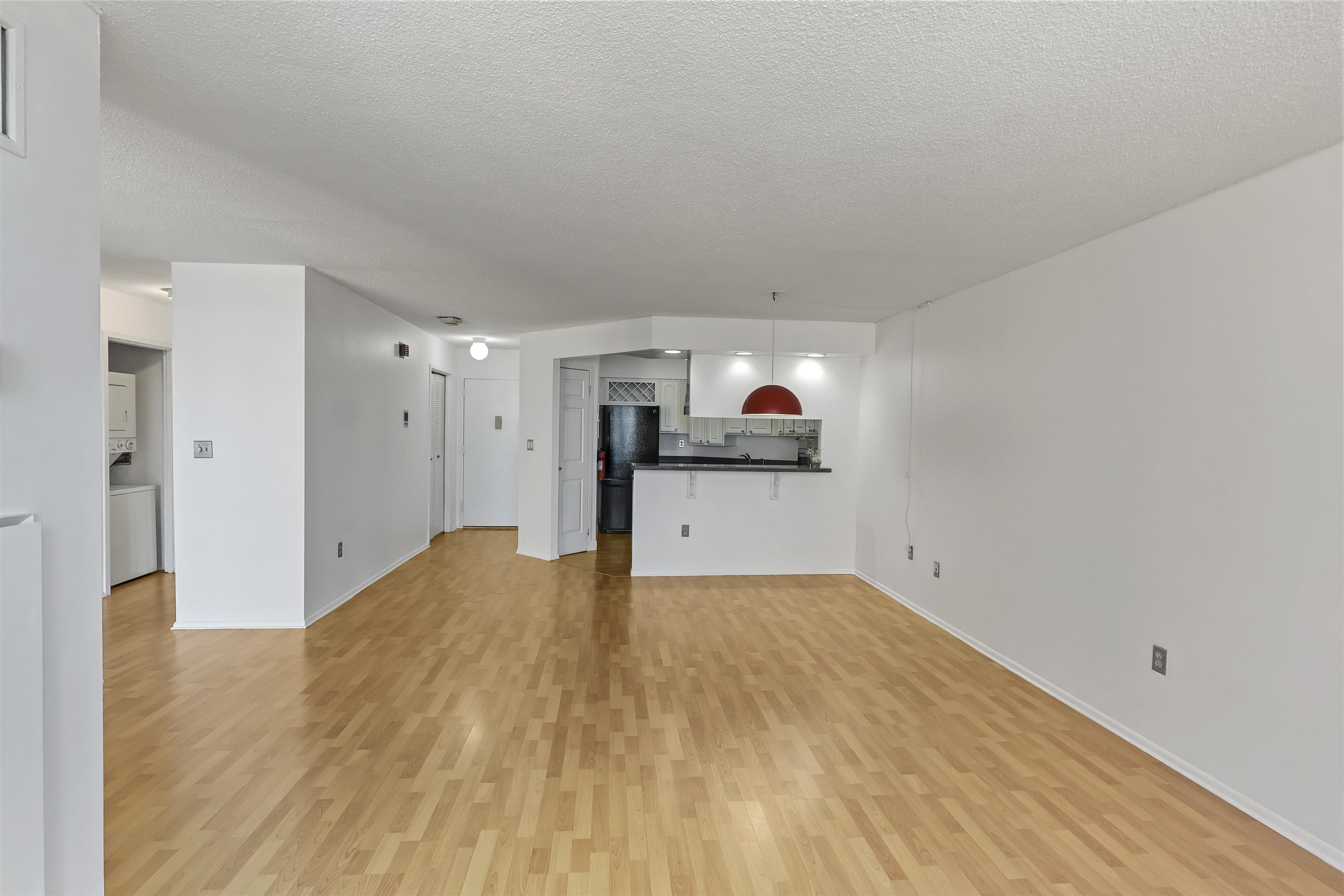 816 Harmon Cove Tower #816, Secaucus, New Jersey image 9