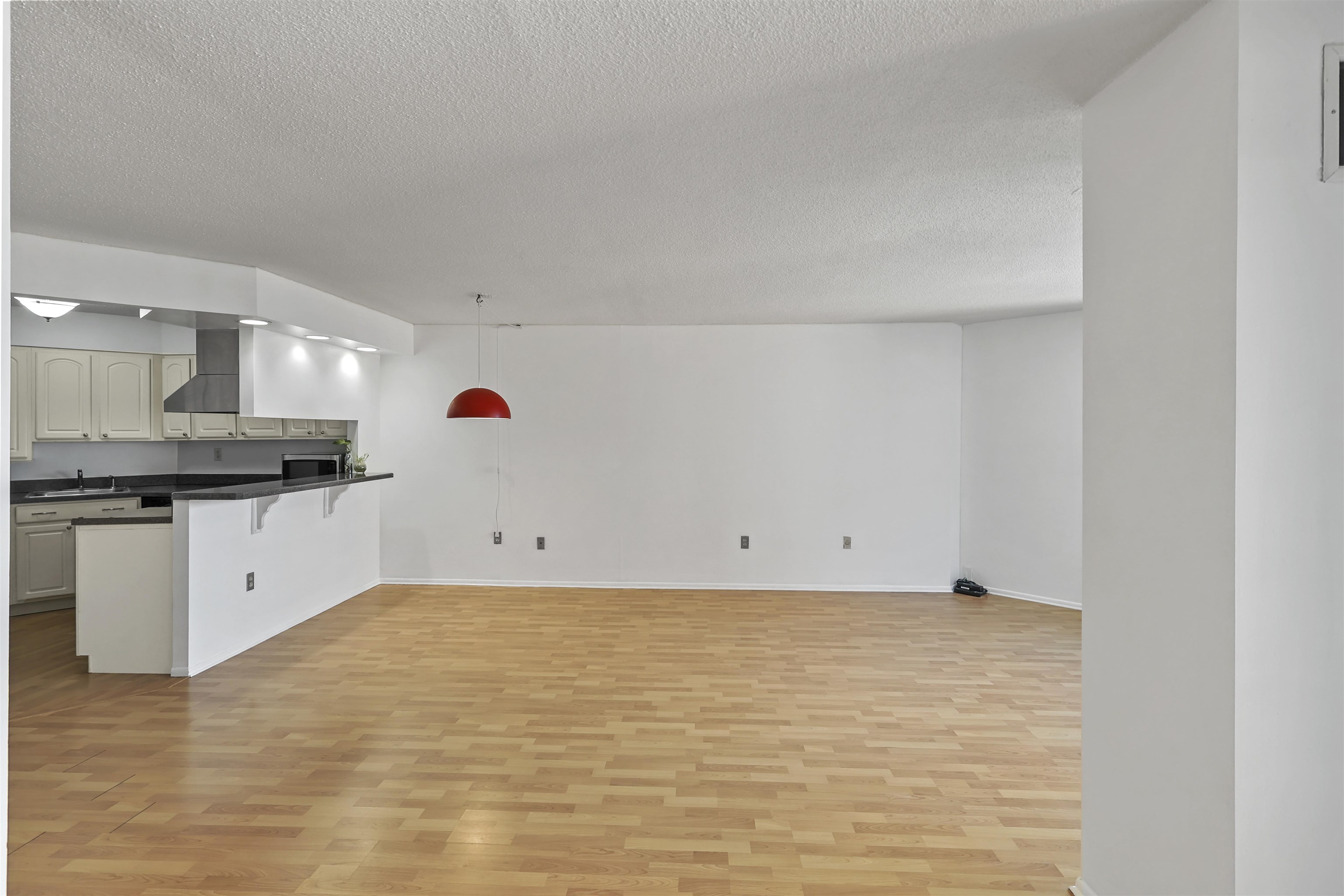 816 Harmon Cove Tower #816, Secaucus, New Jersey image 6