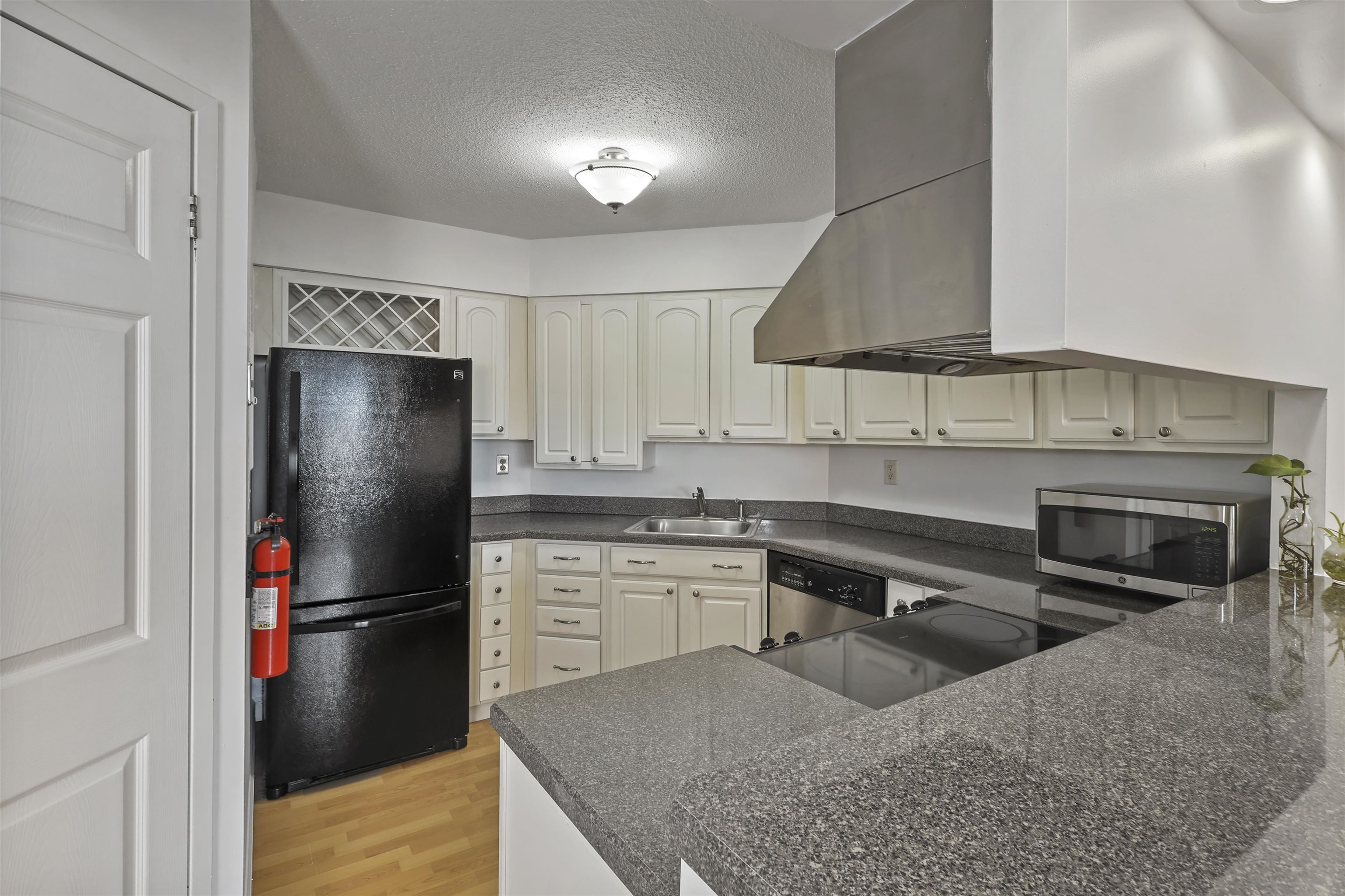 816 Harmon Cove Tower #816, Secaucus, New Jersey image 10
