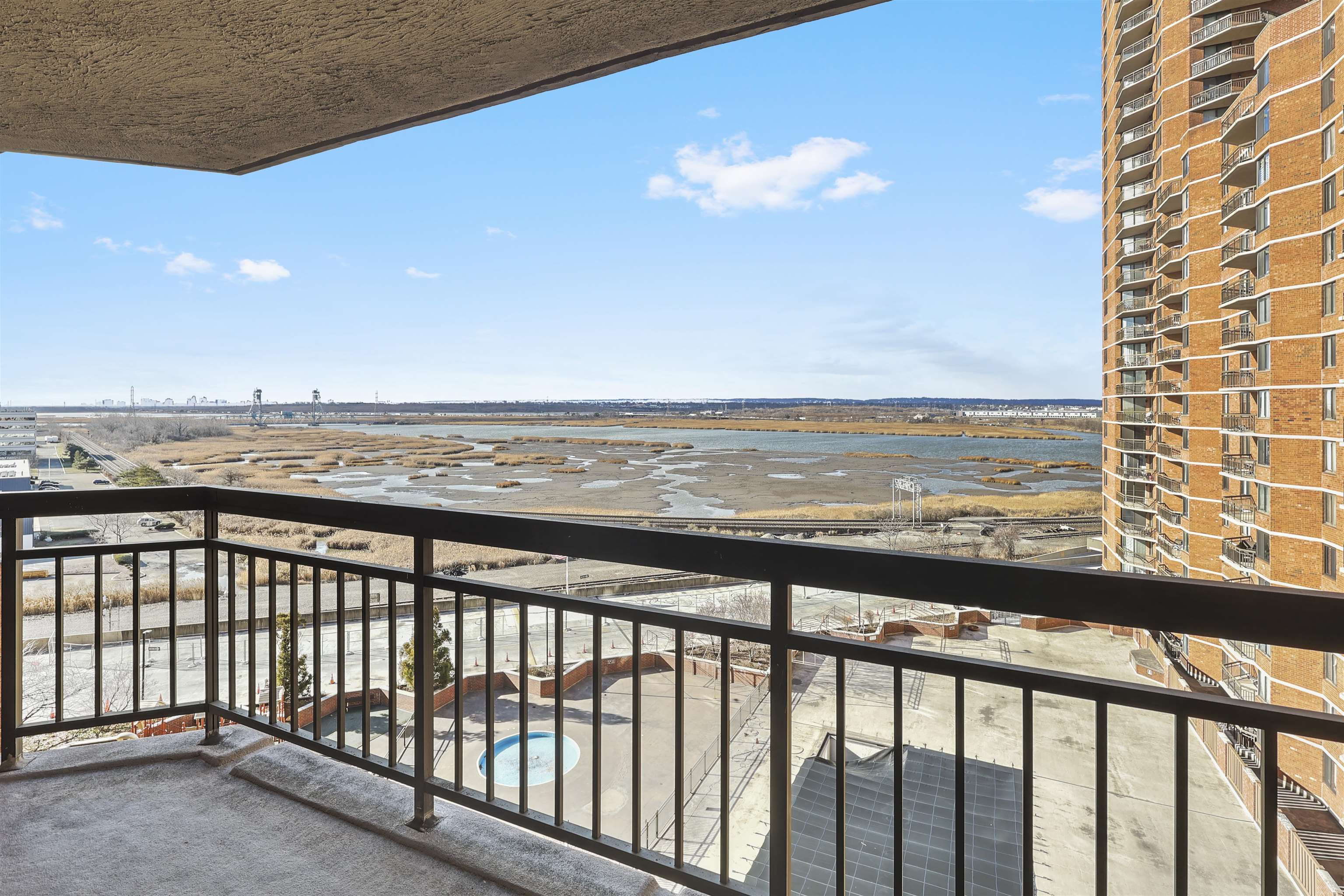 816 Harmon Cove Tower #816, Secaucus, New Jersey image 32