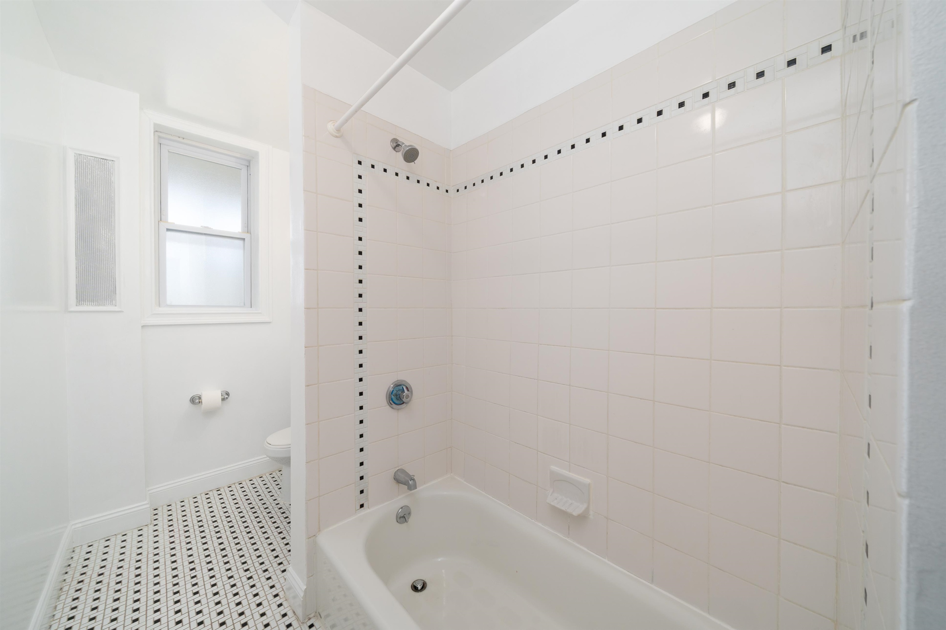 282 Magnolia Ave #3, Jersey City, New Jersey image 17
