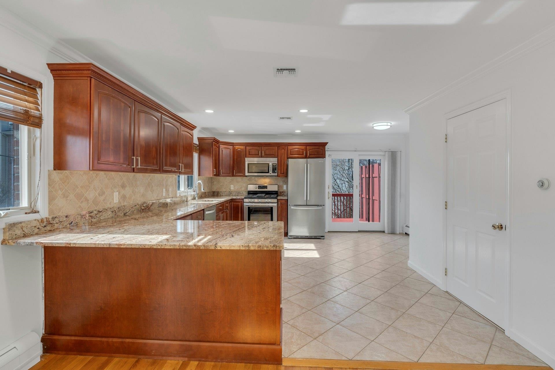 404 Washington Ave, Cliffside Park, New Jersey image 9