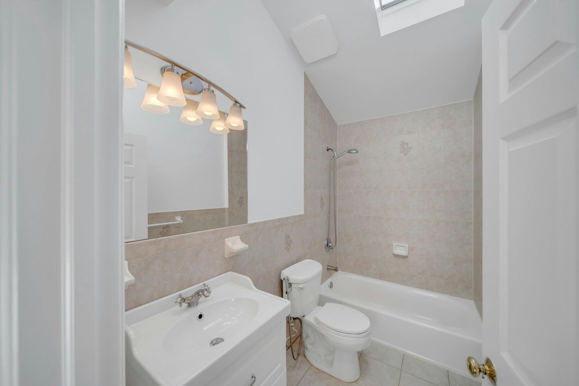 404 Washington Ave, Cliffside Park, New Jersey image 19