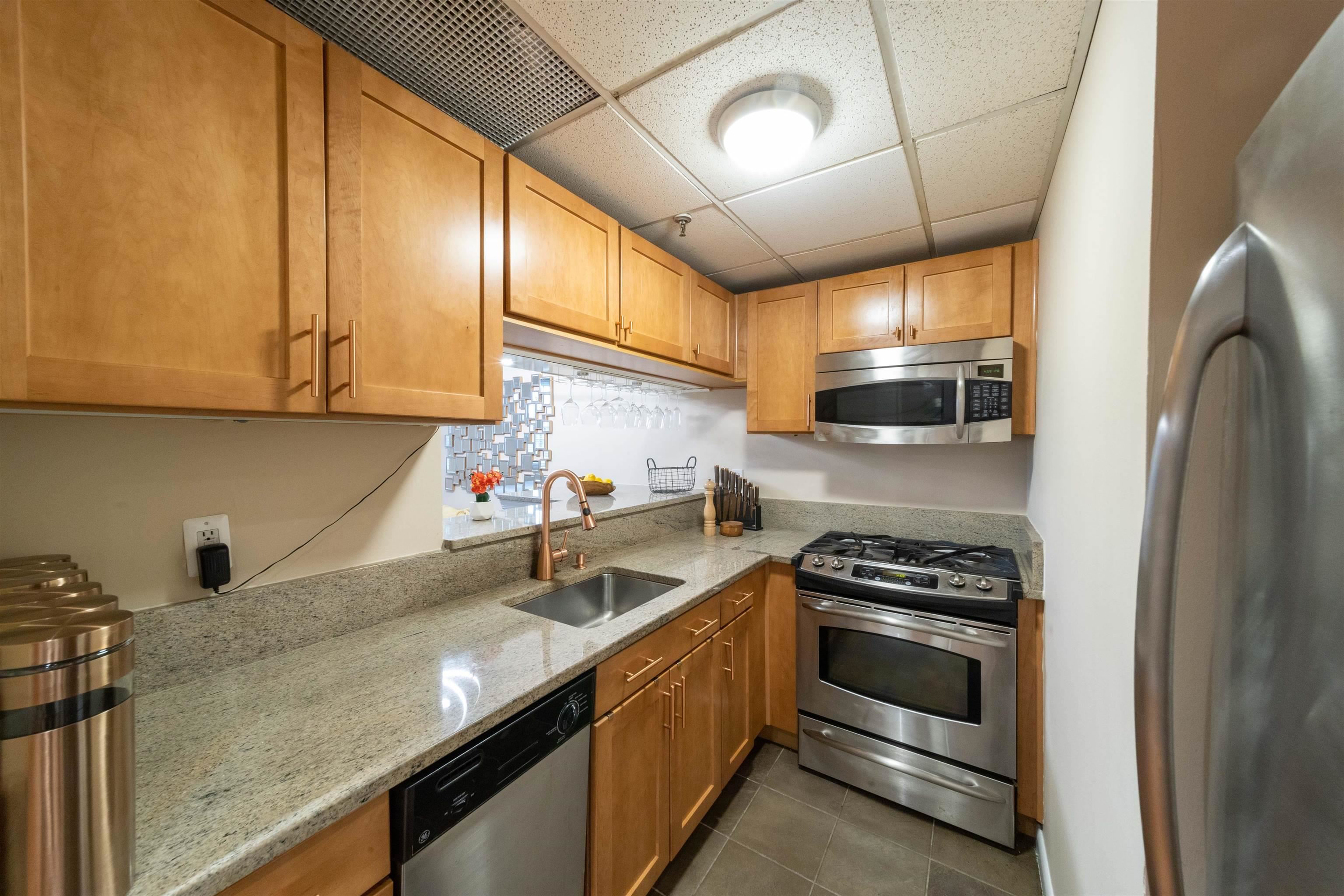 227 Christopher Columbus Dr #208B, Jersey City, New Jersey image 5