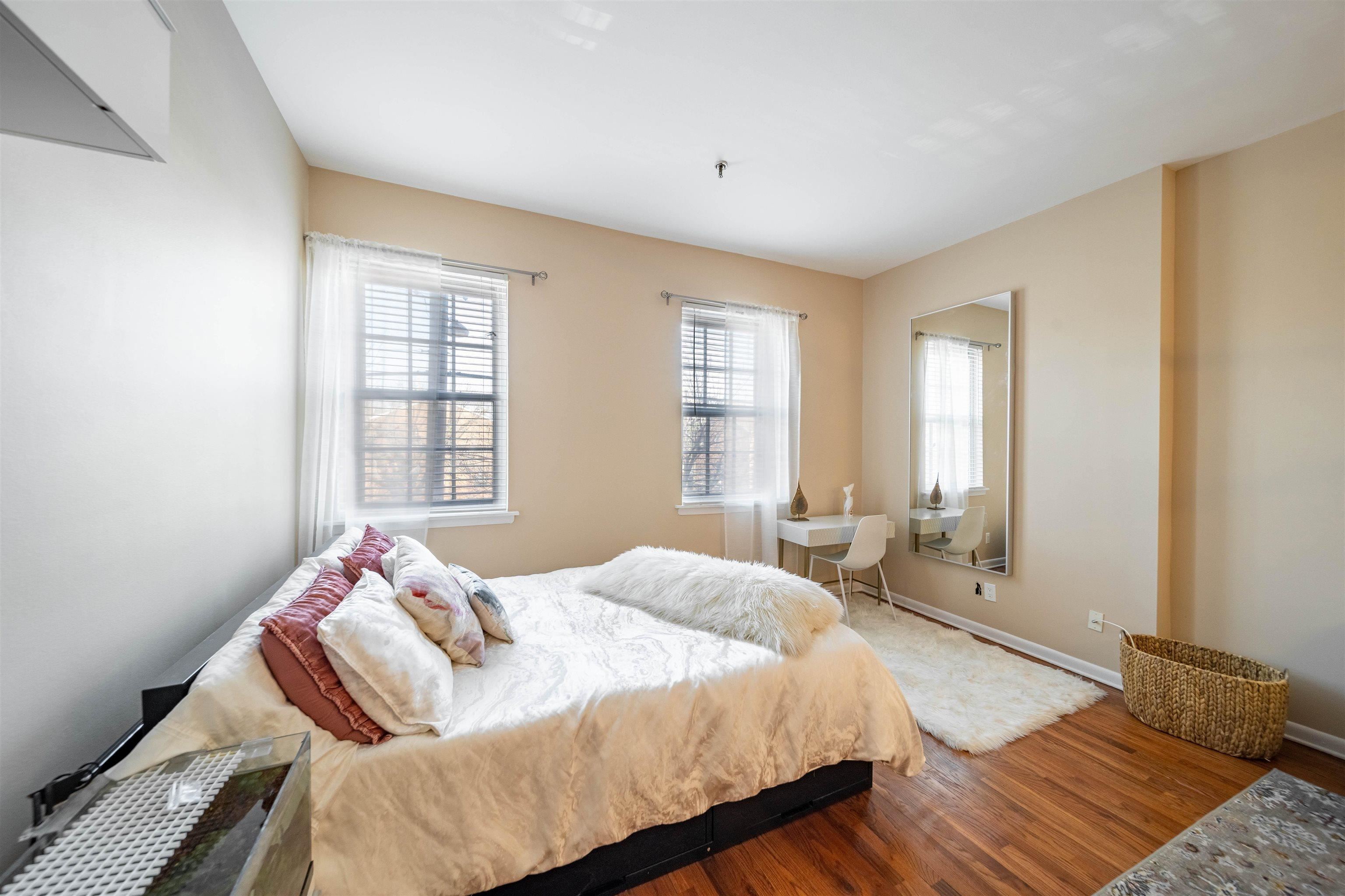 227 Christopher Columbus Dr #208B, Jersey City, New Jersey image 6