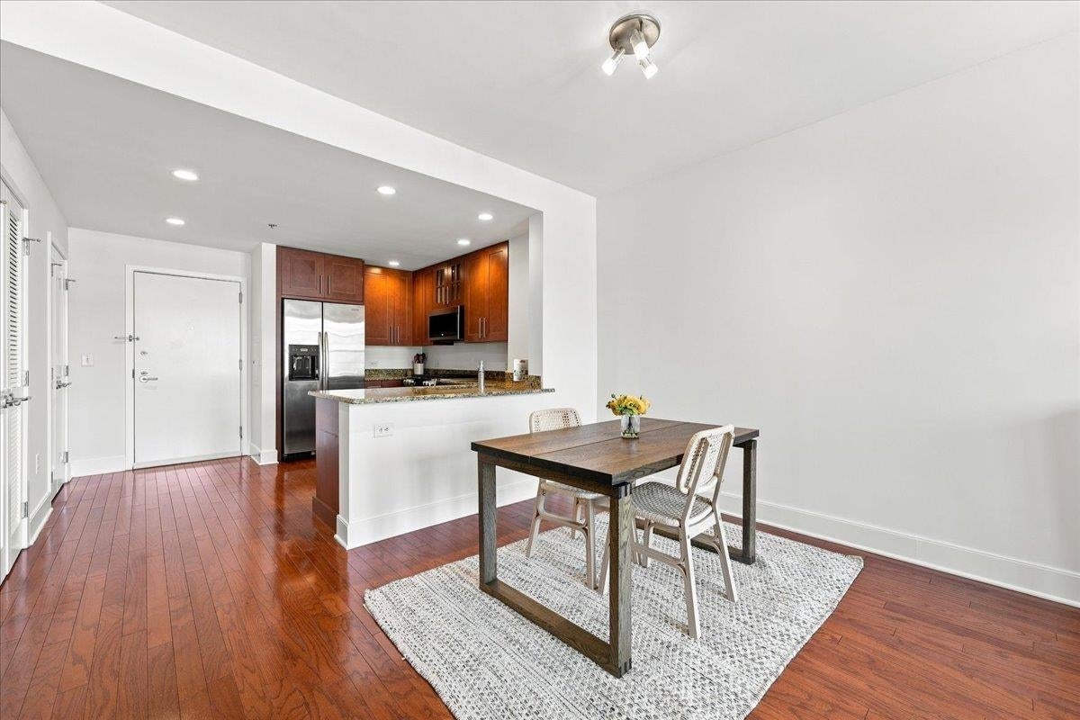 1125 MAXWELL LANE 632