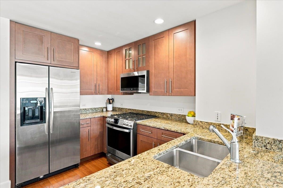 1125 MAXWELL LANE 632