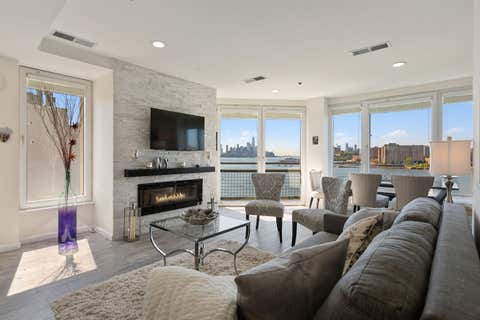 Condo For Rent - 600 Harbor Blvd #1146<br/> Weehawken, NJ 07086