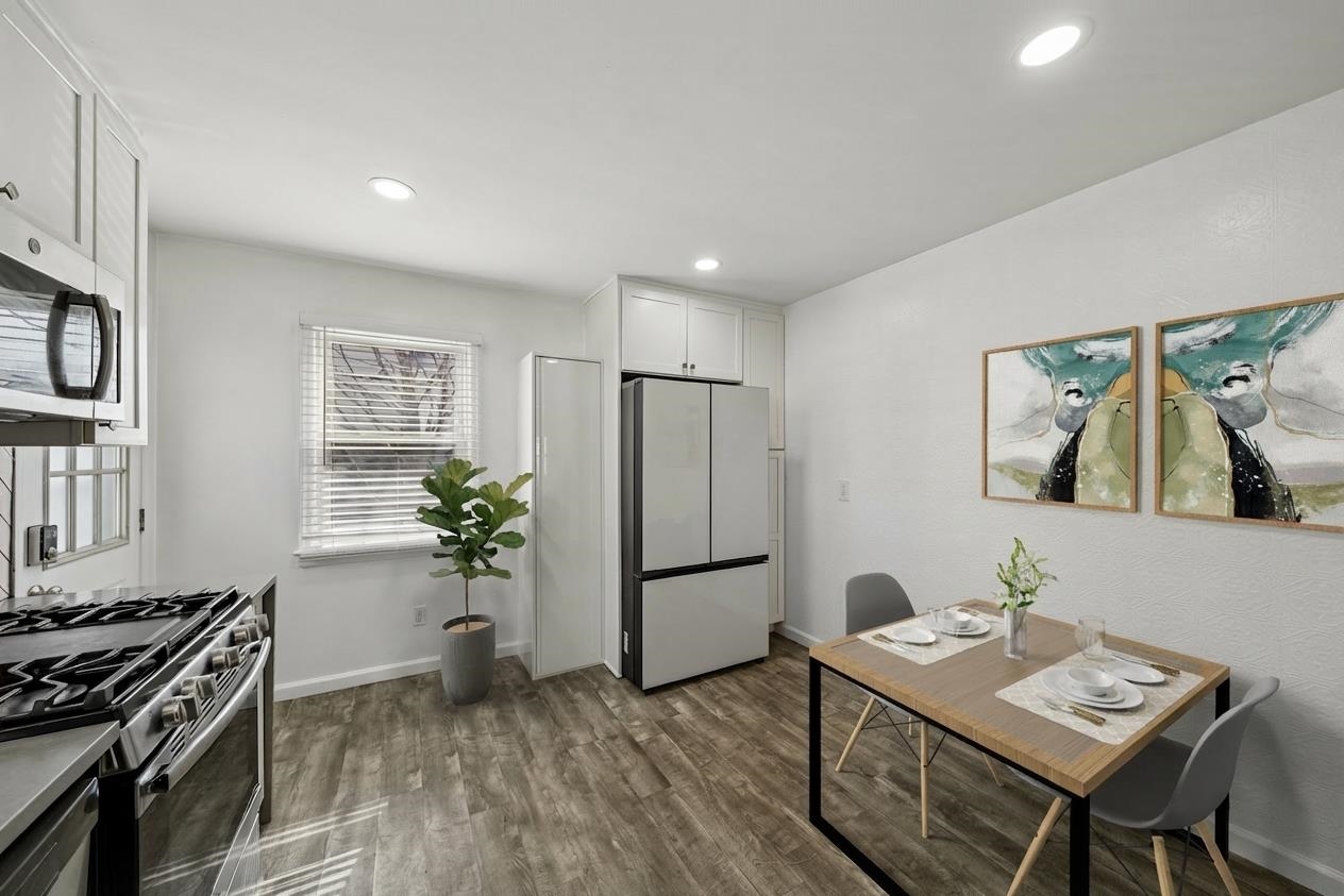 847 DENNIS PL