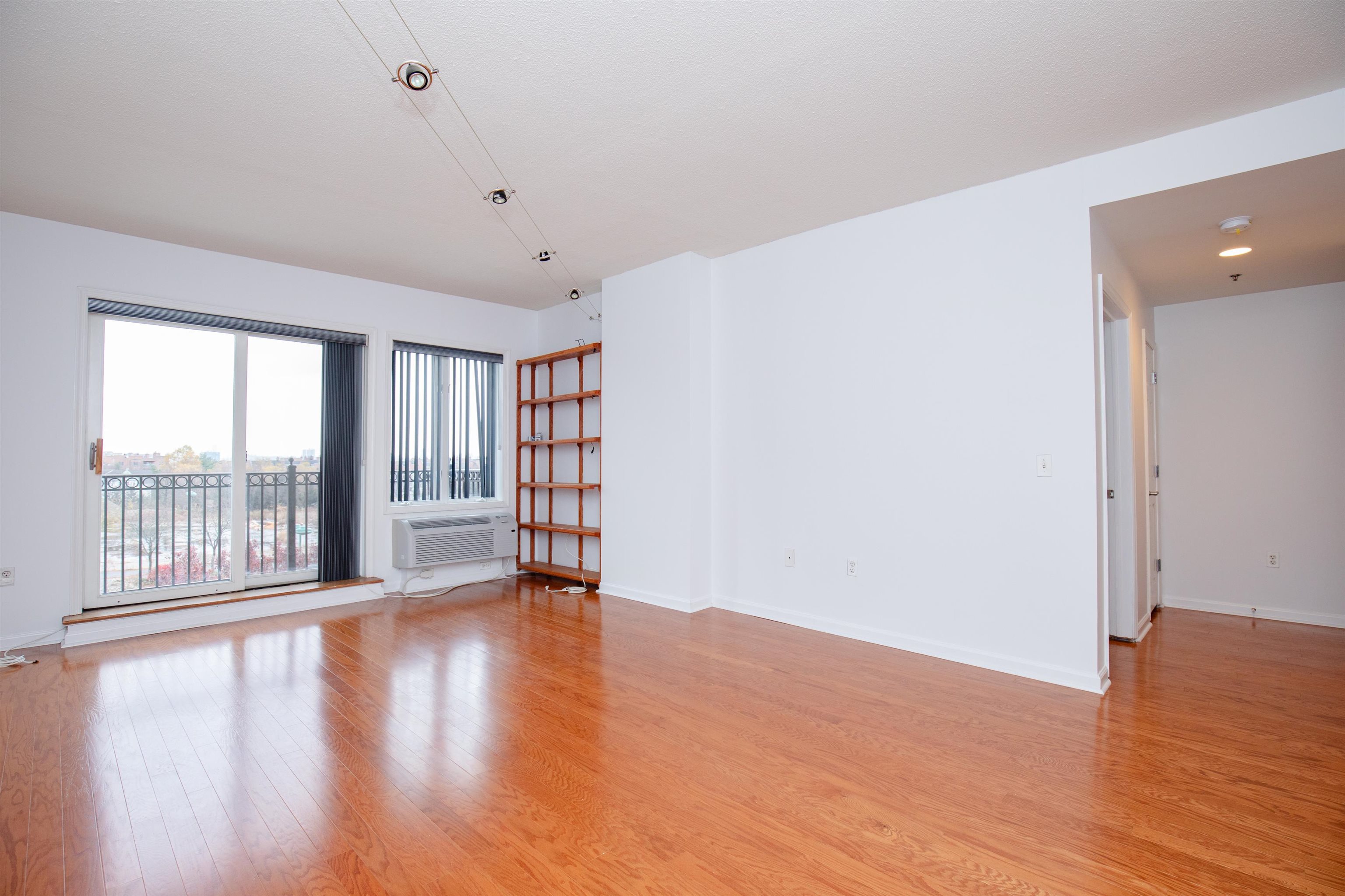 2206 City Pl, Edgewater, New Jersey image 6