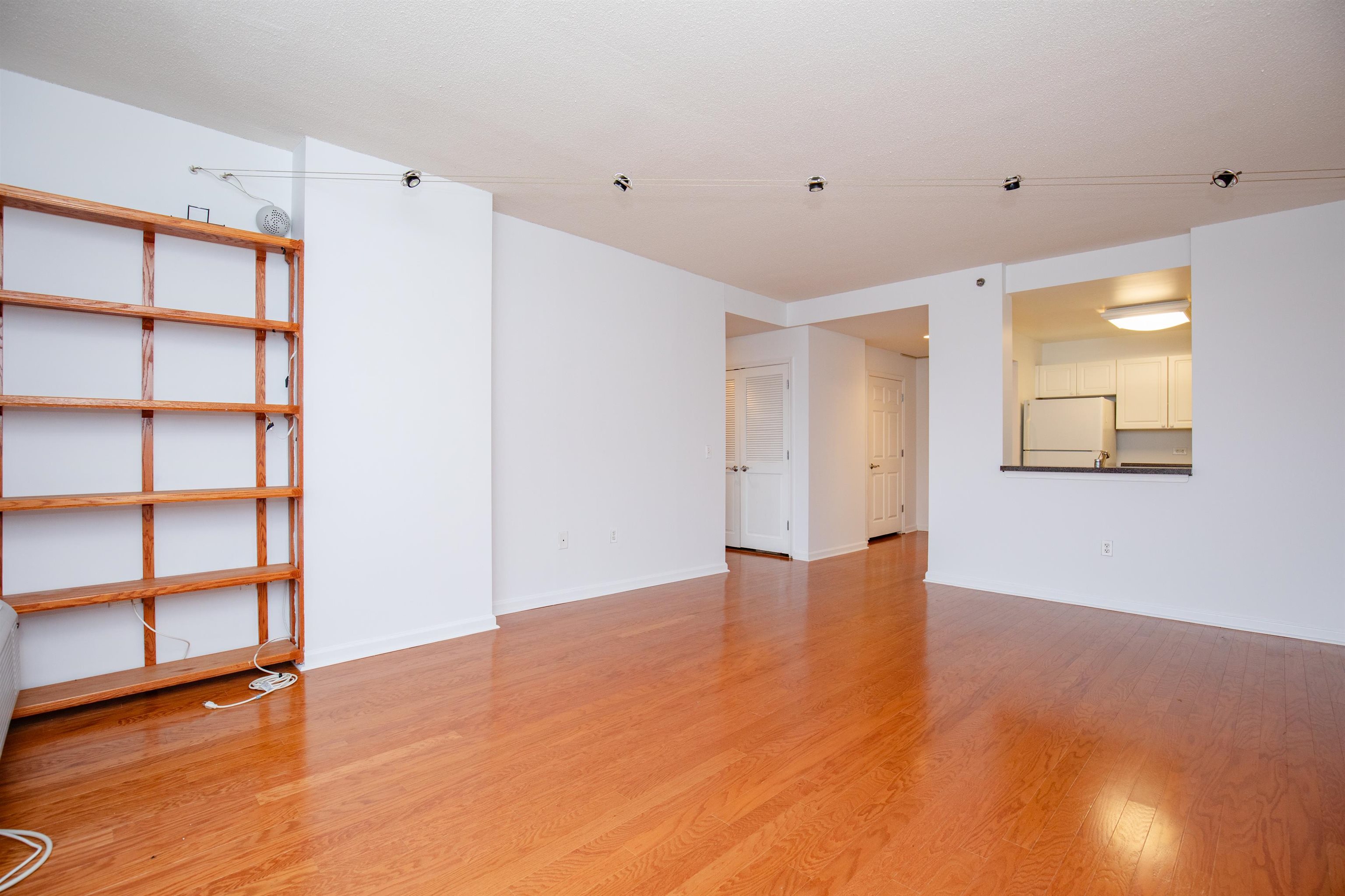 2206 City Pl, Edgewater, New Jersey image 5