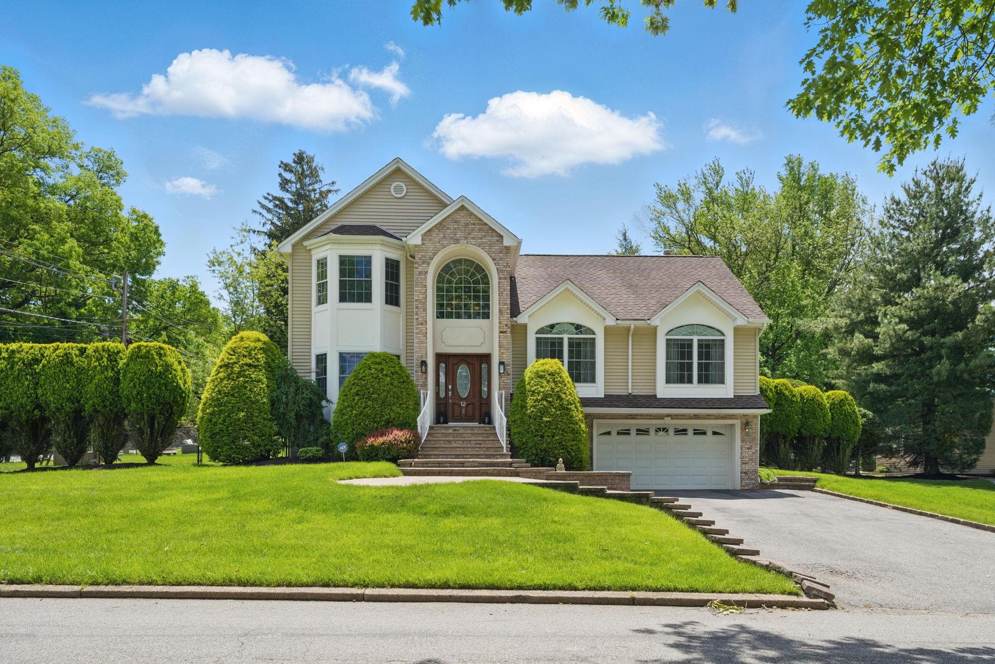 12 Stephen Pl, Little Falls, New Jersey image 1