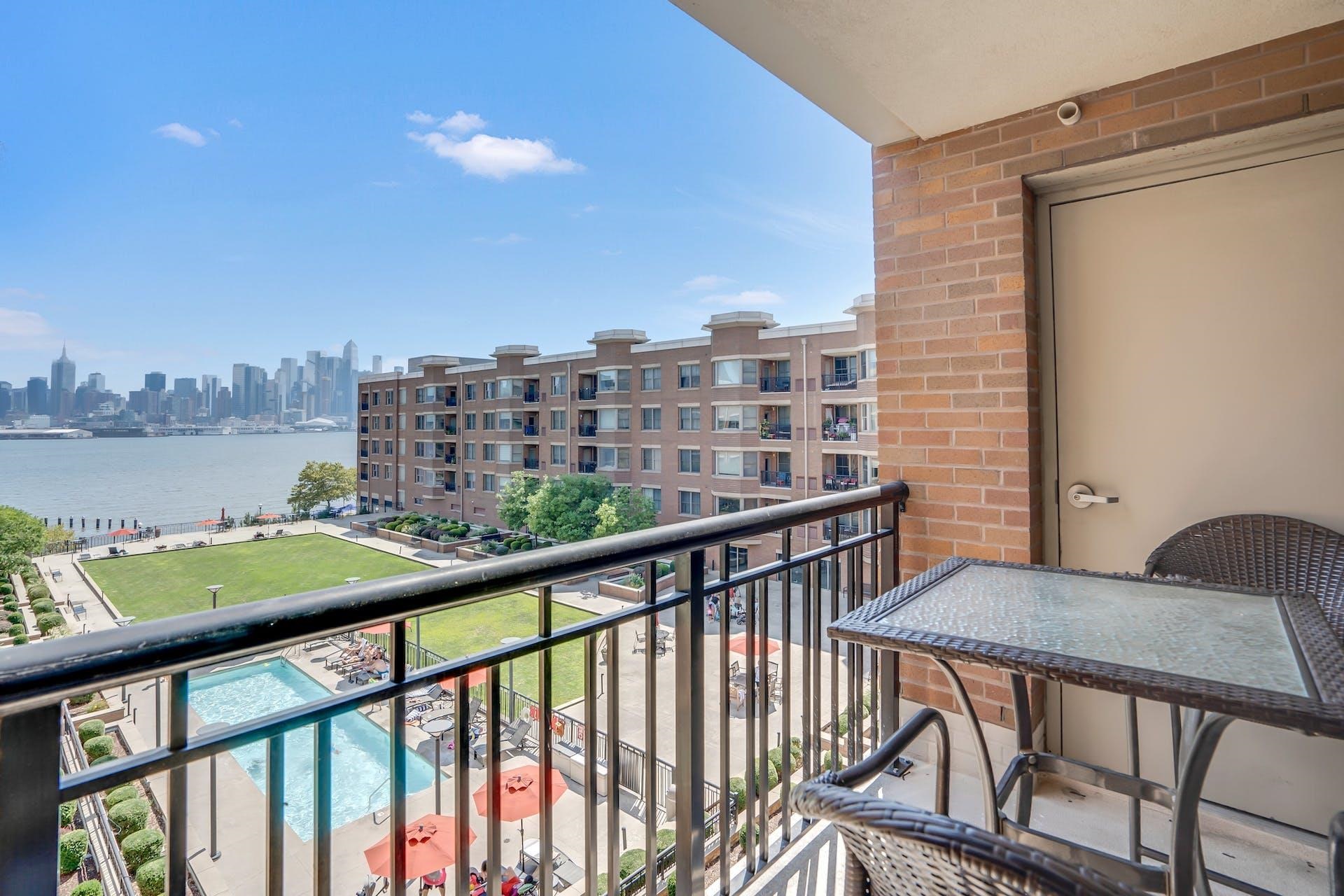 20 Avenue At Port Imperial #421, West New York, New Jersey image 3