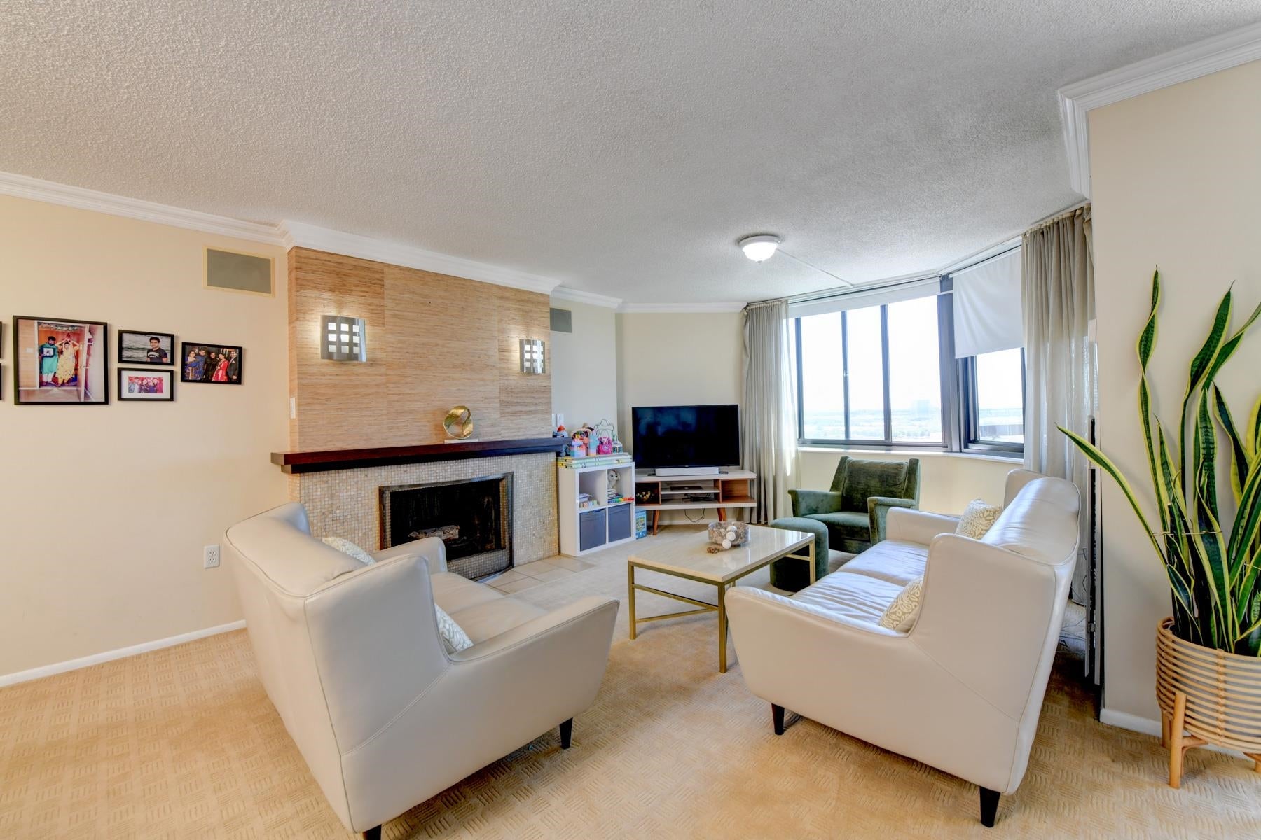 1528 HARMON COVE TOWER 1528