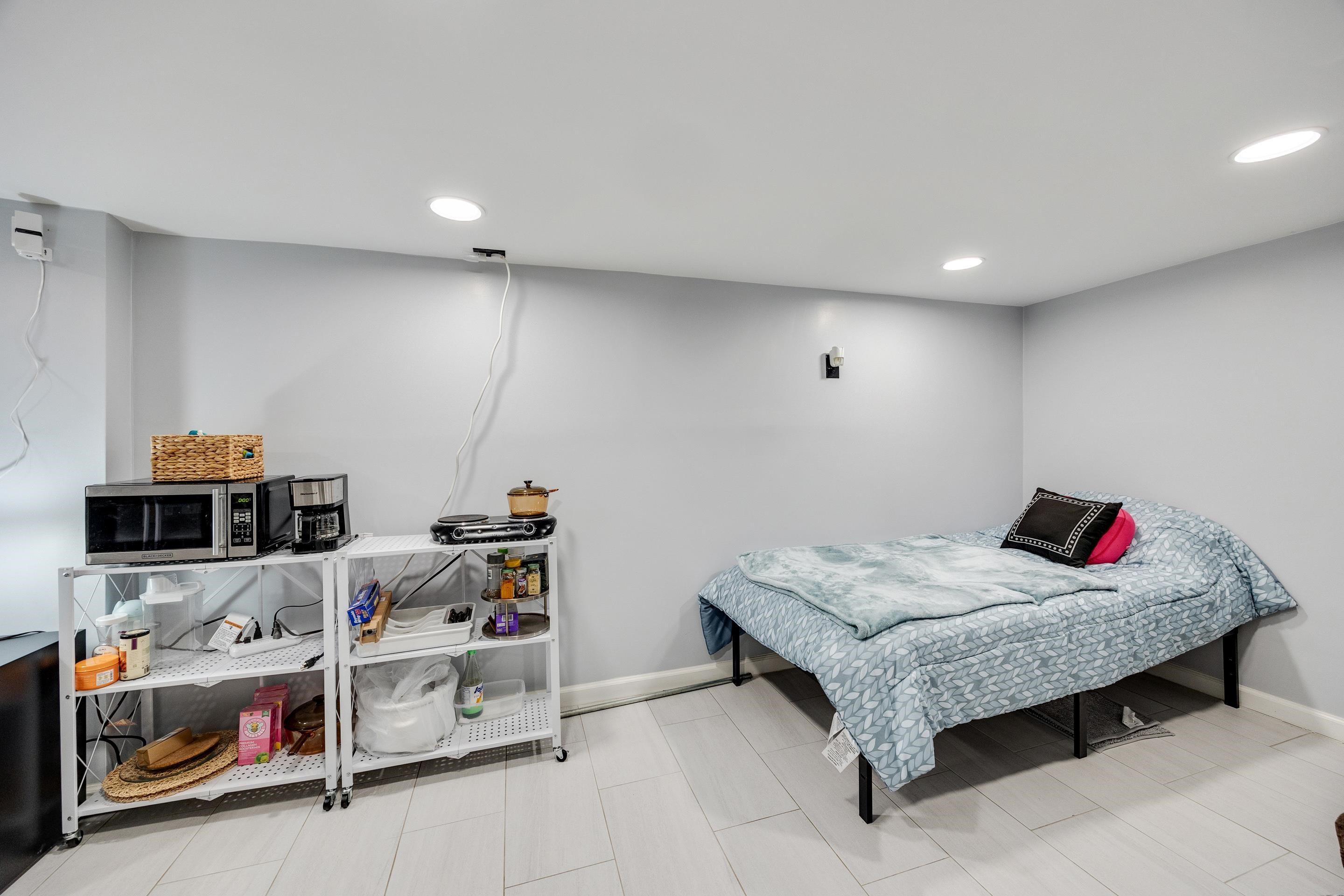 20 Nunda Ave, Jersey City, New Jersey image 22
