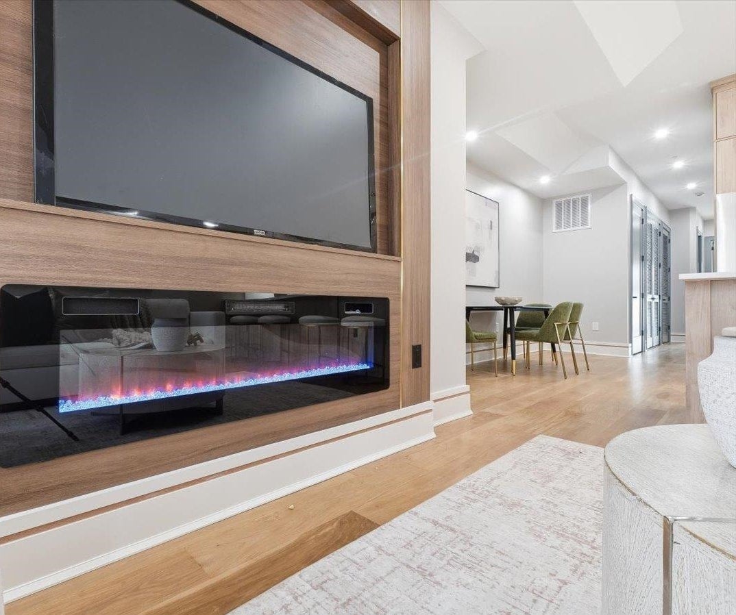134 HANCOCK AVE 1