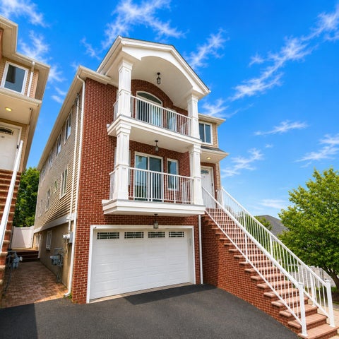 Multifamily For Sale - 1407 88th St<br/> Hudson County, North Bergen, NJ 07047