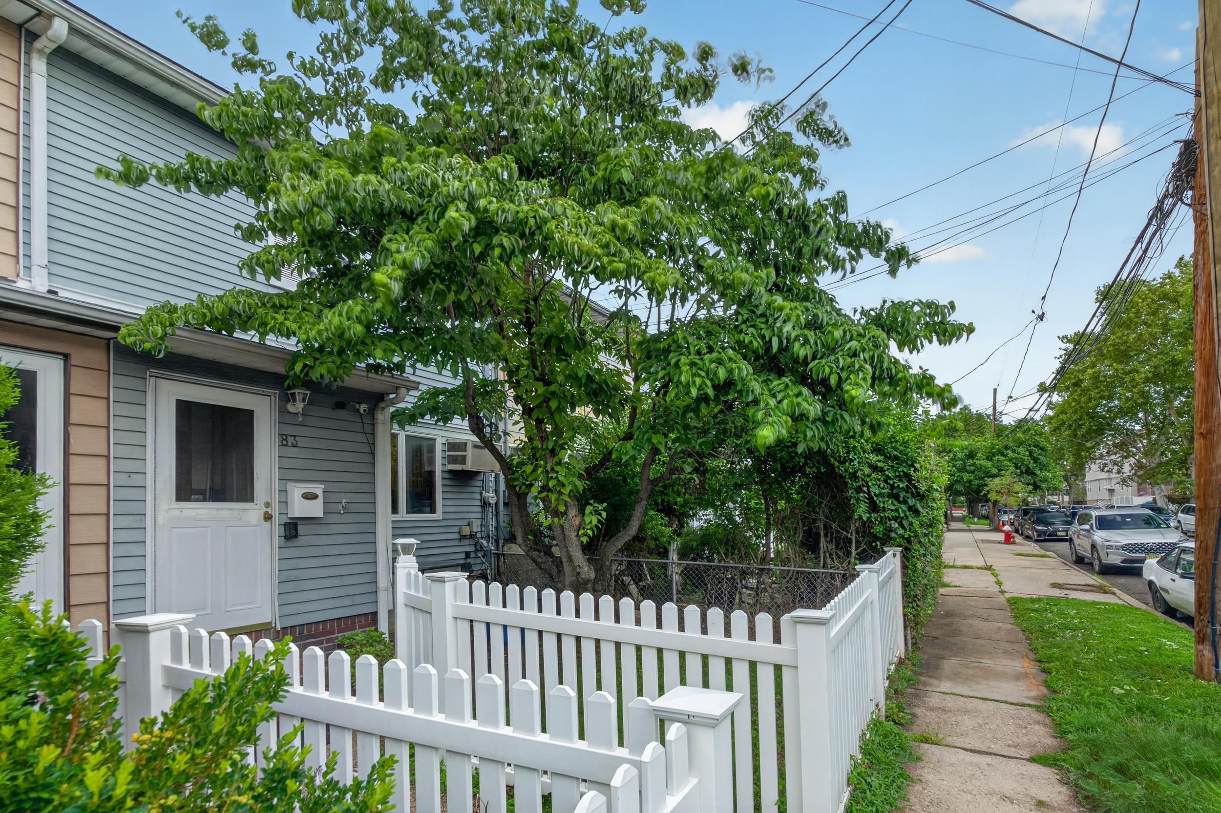 83 ZABRISKIE AVE