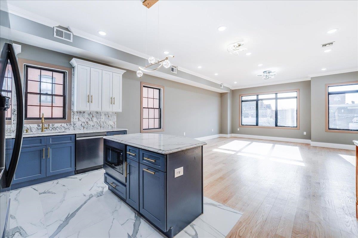 412 10th St #2, Union City, New Jersey image 8