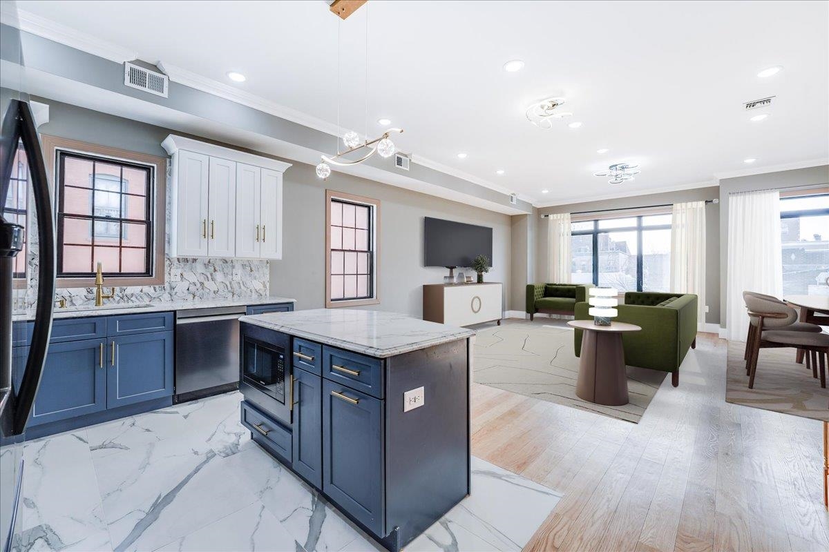 412 10th St #2, Union City, New Jersey image 1