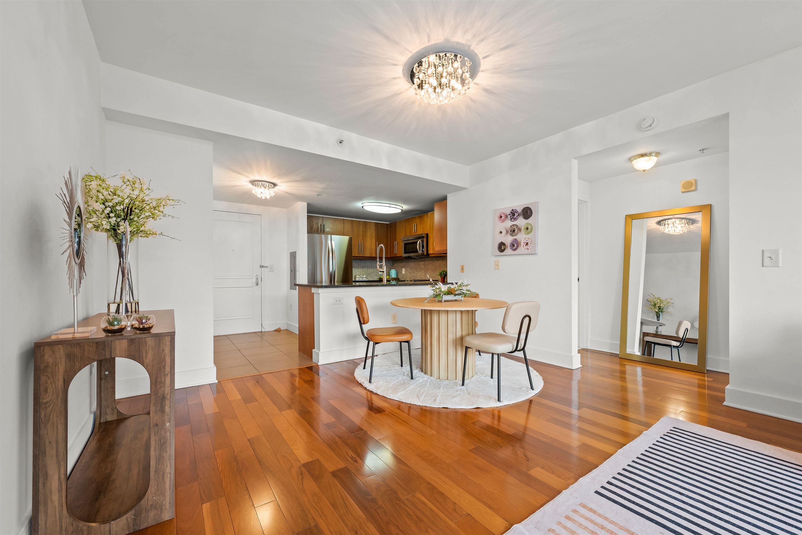 88 MORGAN ST 2204