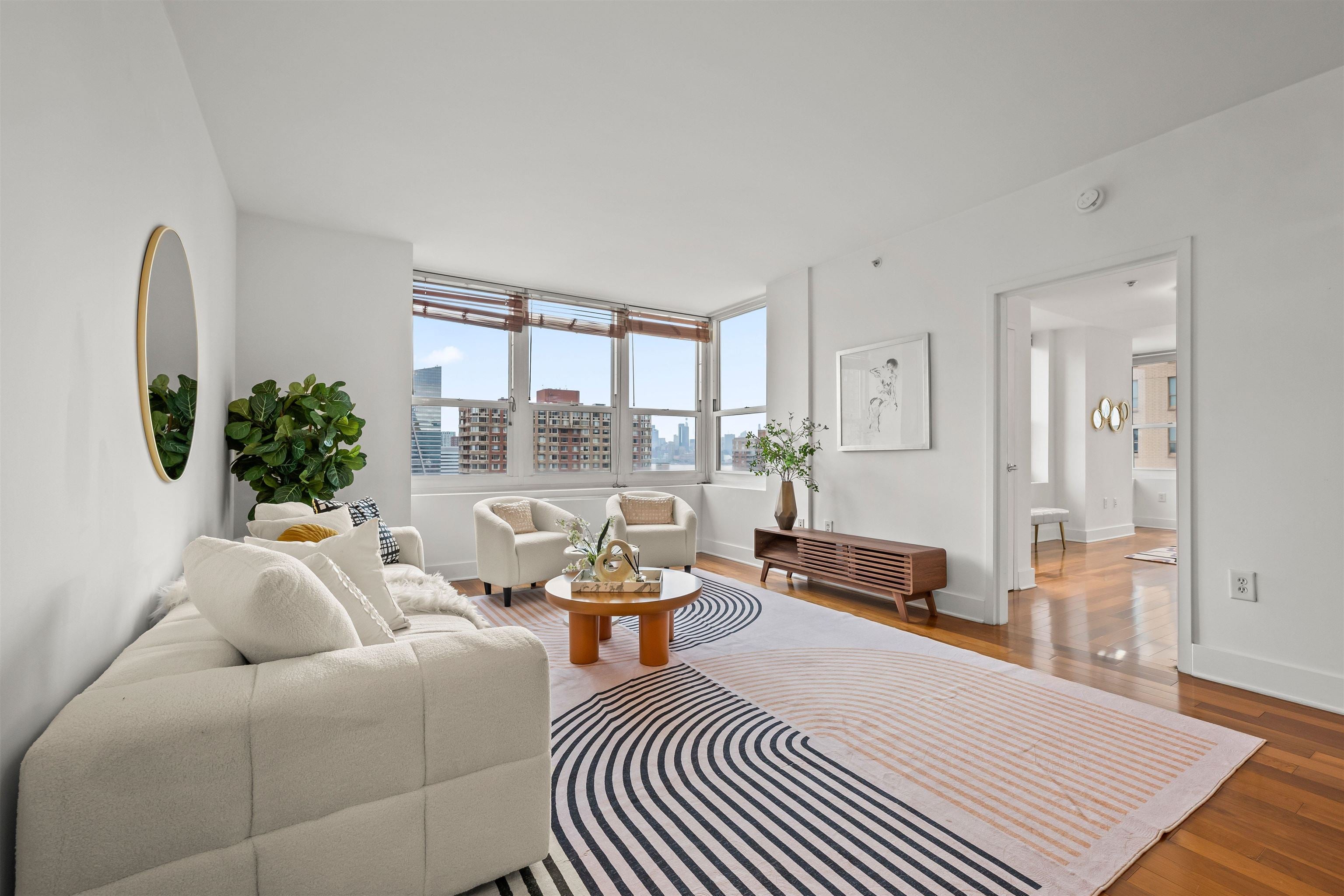 88 MORGAN ST 2204