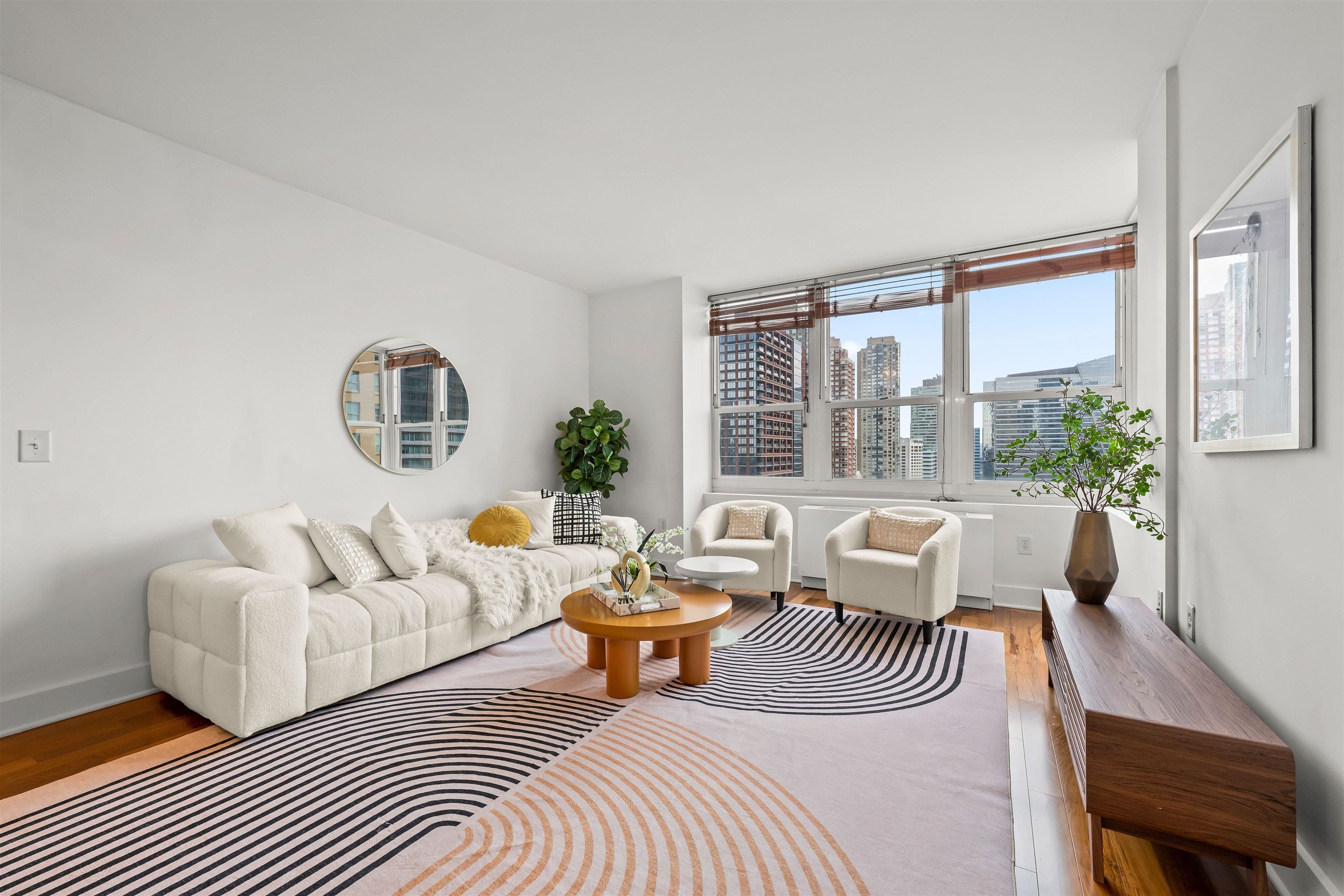 88 MORGAN ST 2204