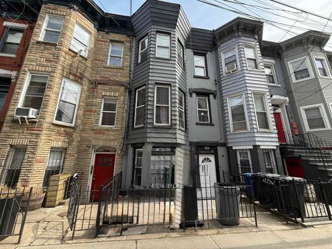 Multifamily For Sale - 270 Summit Ave<br/> Hudson County, Jersey City, NJ 07306