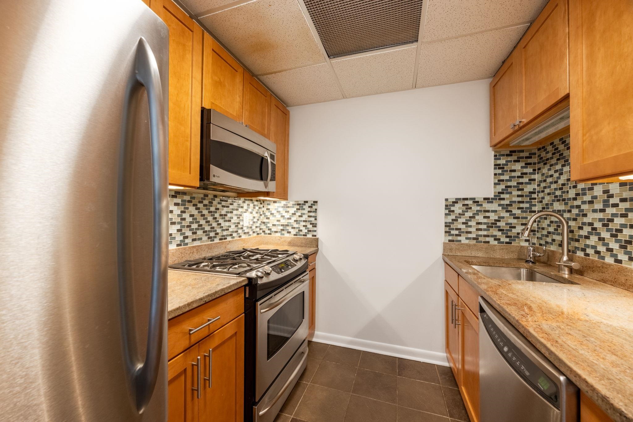 186 Wayne St #423D, Jersey City, New Jersey image 2