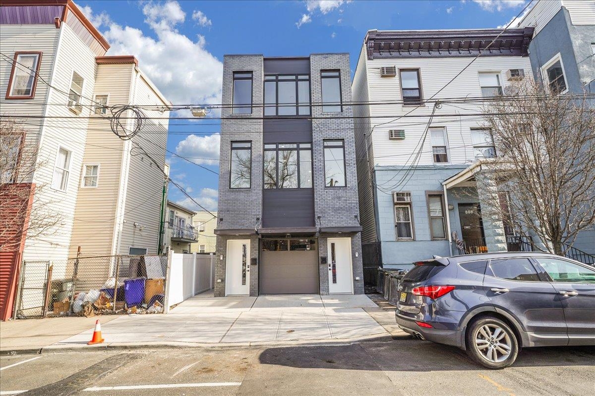 810 6th St #1, Union City, New Jersey image 2