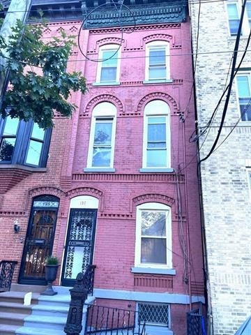 Featured picture for the property 260002213
