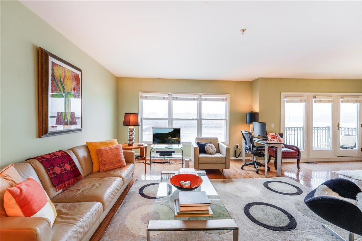 252 The Promenade #252, Edgewater, New Jersey image 3