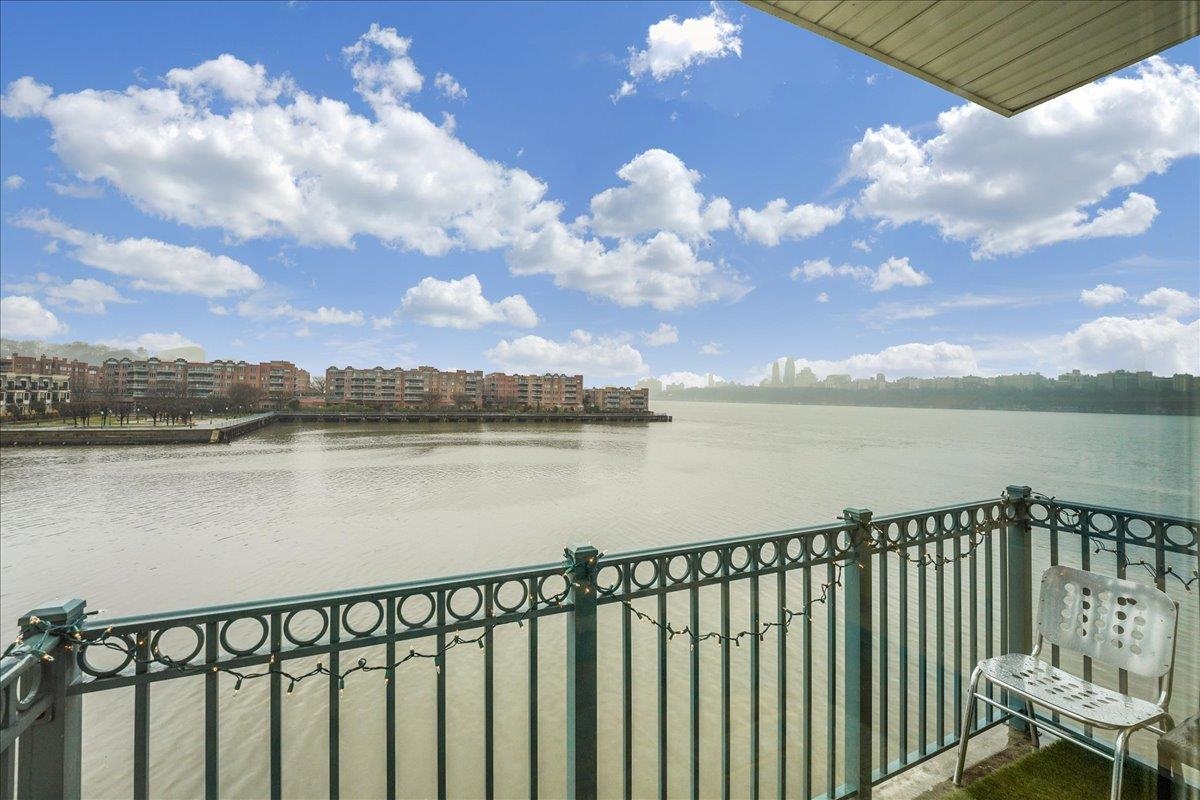 252 The Promenade #252, Edgewater, New Jersey image 27