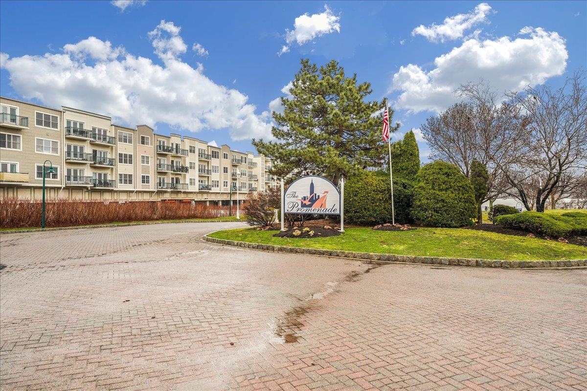 252 The Promenade #252, Edgewater, New Jersey image 28