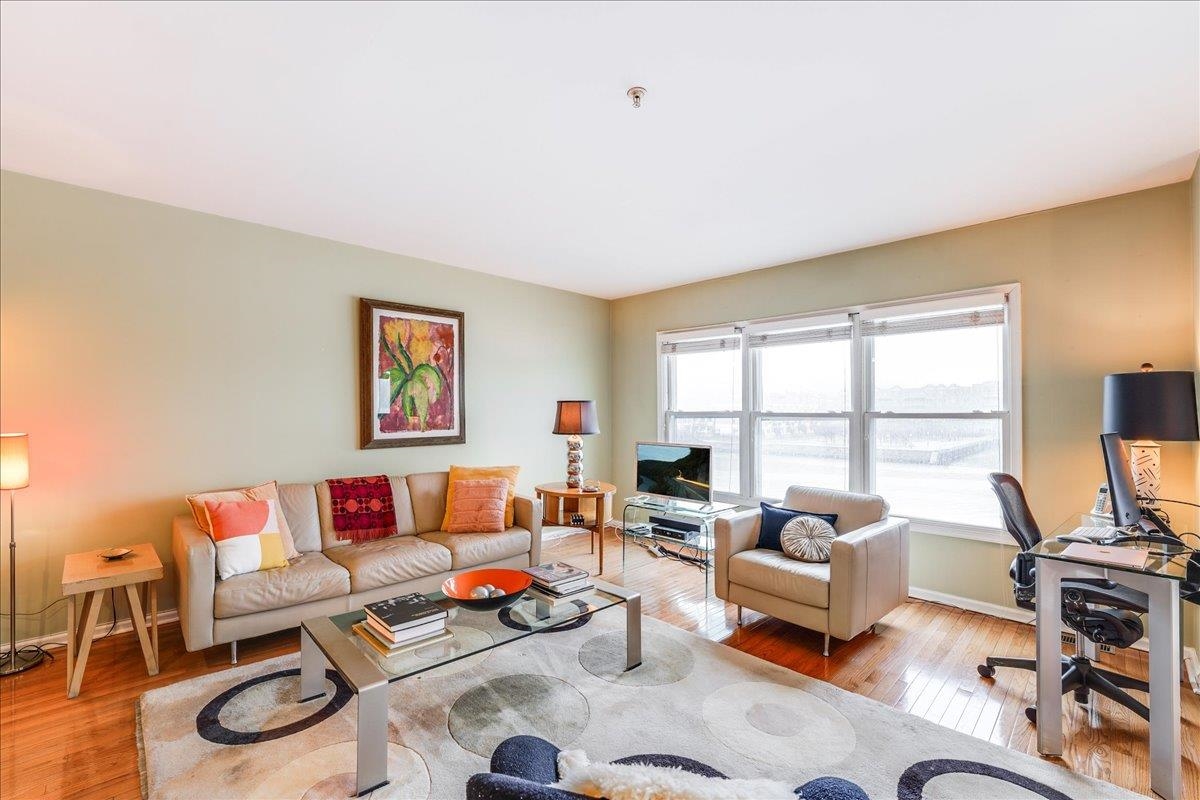 252 The Promenade #252, Edgewater, New Jersey image 4