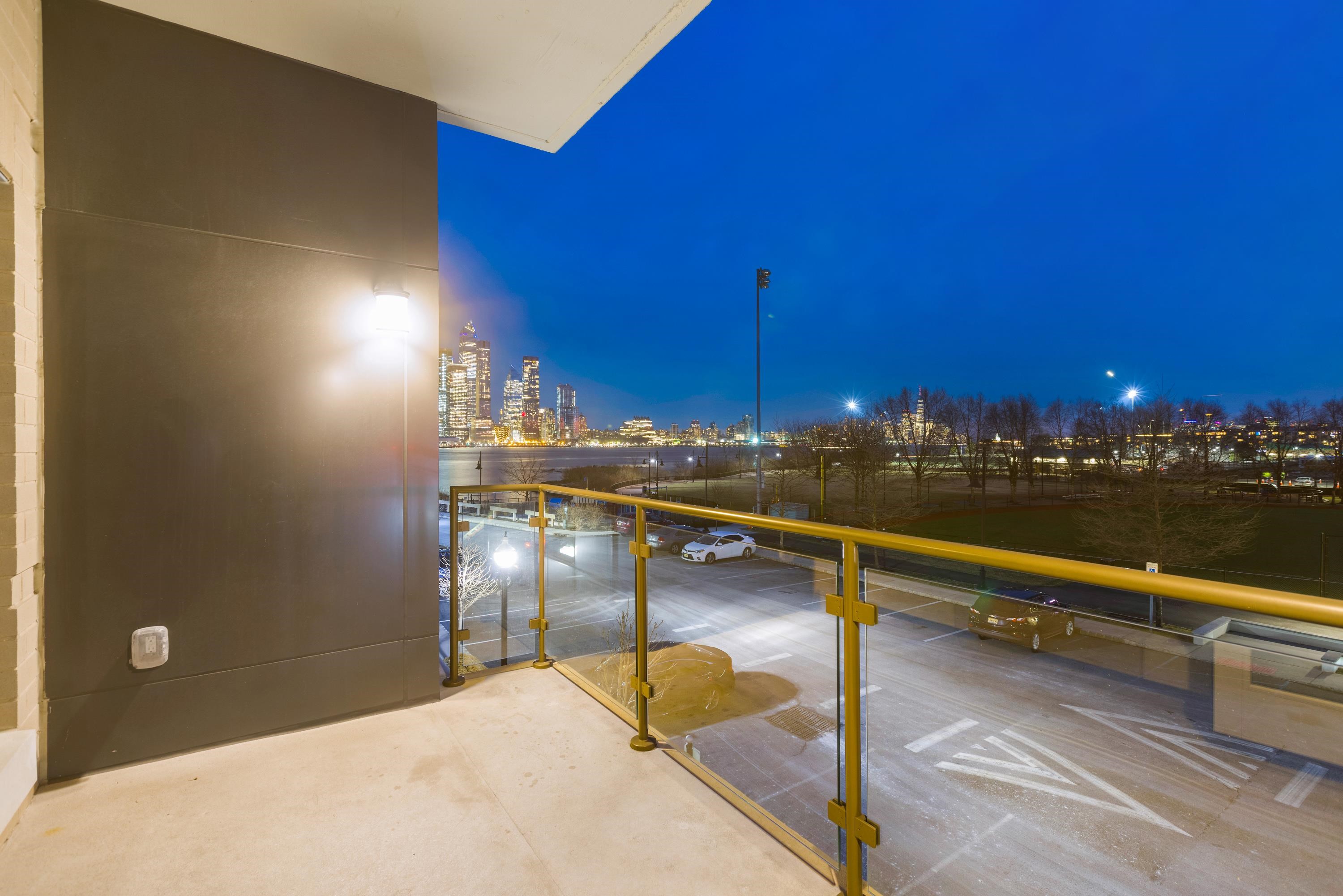 150 Henley Pl #201, Weehawken, New Jersey image 18