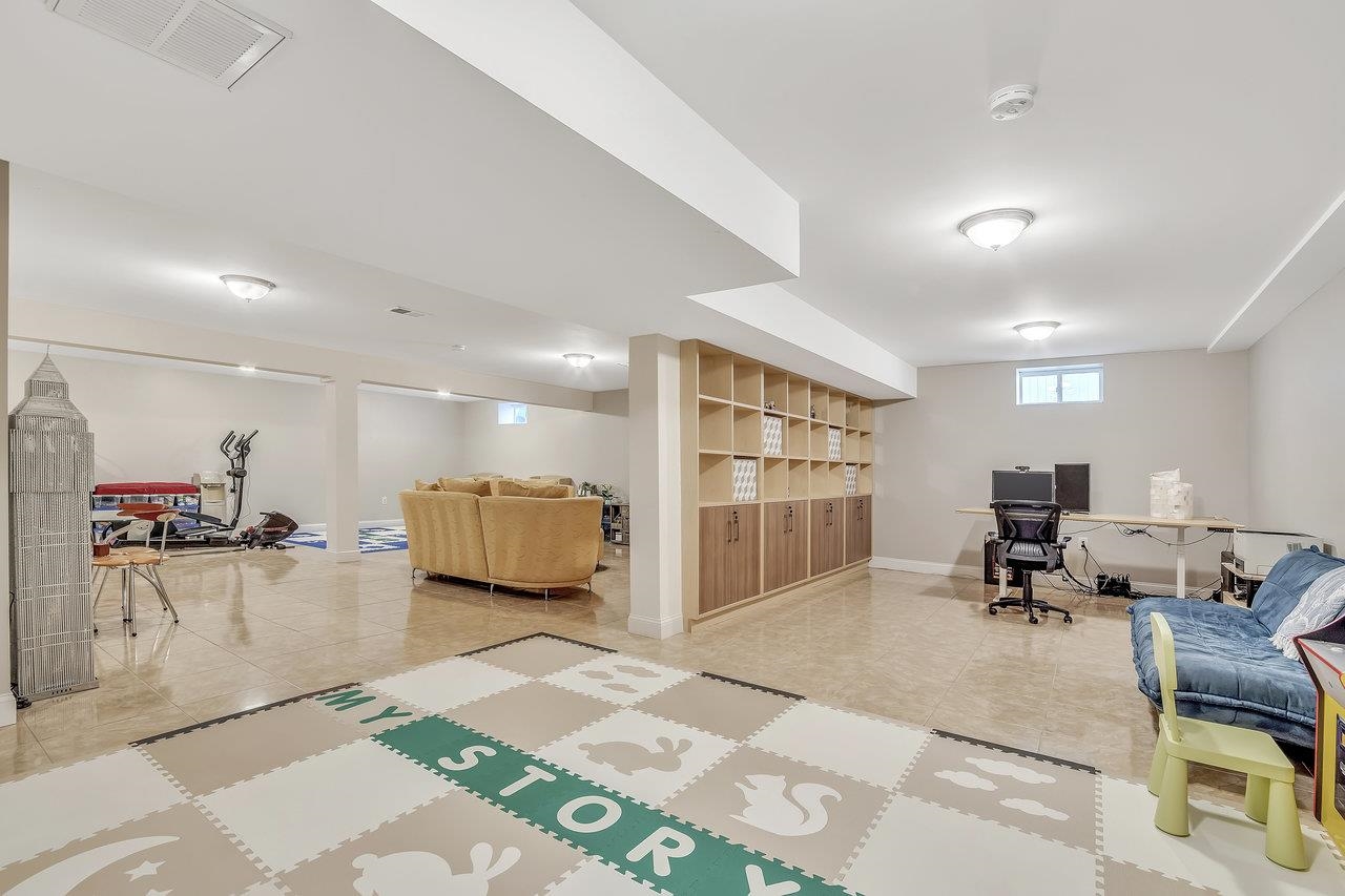 736 Hudson Ave, Secaucus, New Jersey image 37