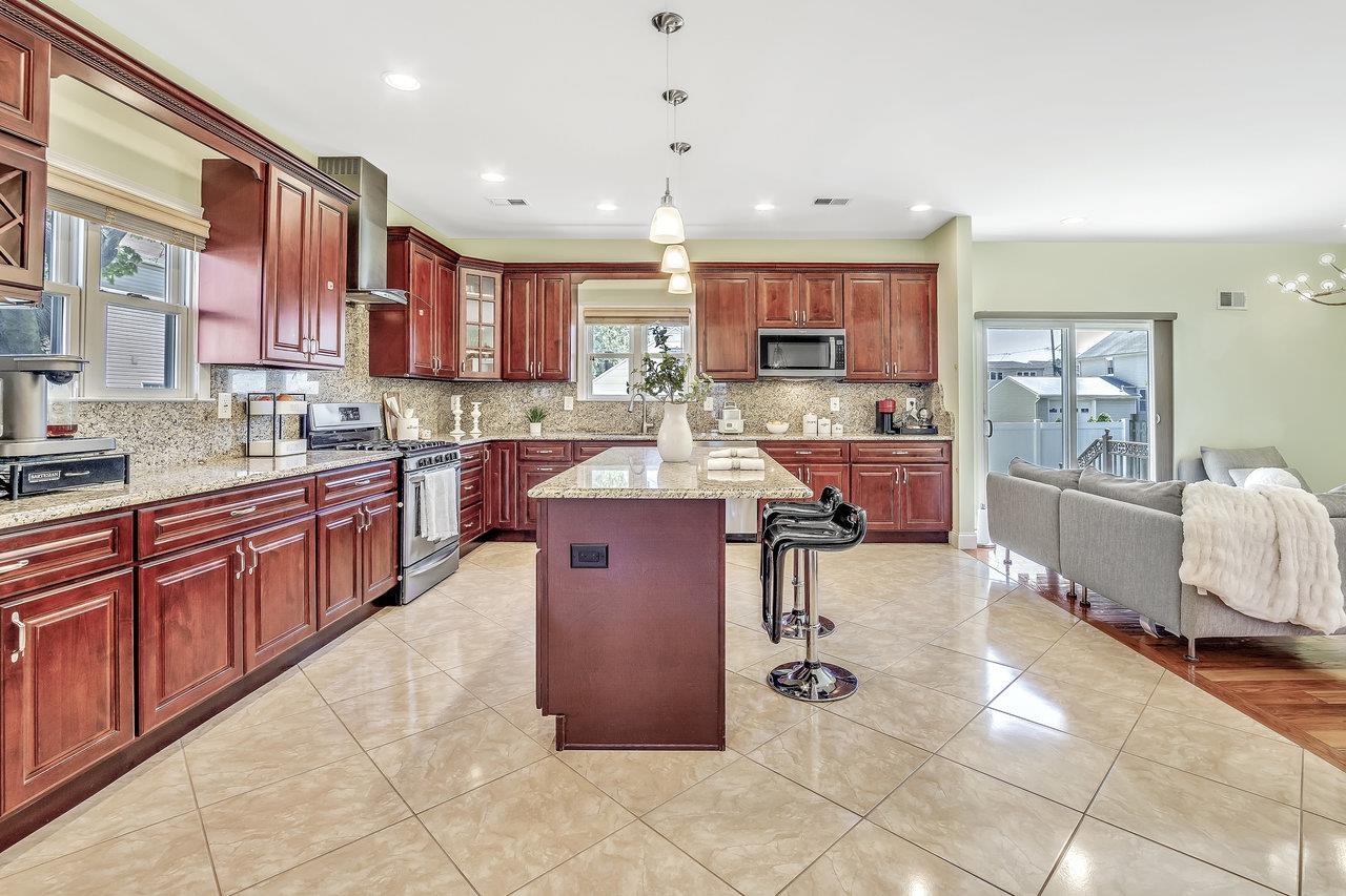 736 Hudson Ave, Secaucus, New Jersey image 11