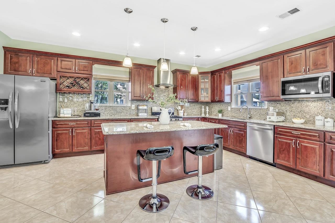 736 Hudson Ave, Secaucus, New Jersey image 12