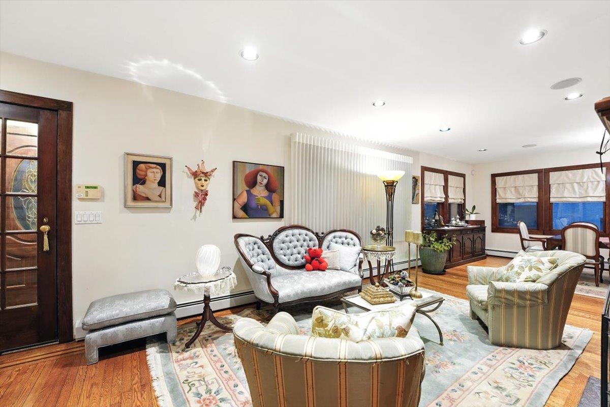 435 PARK AVE