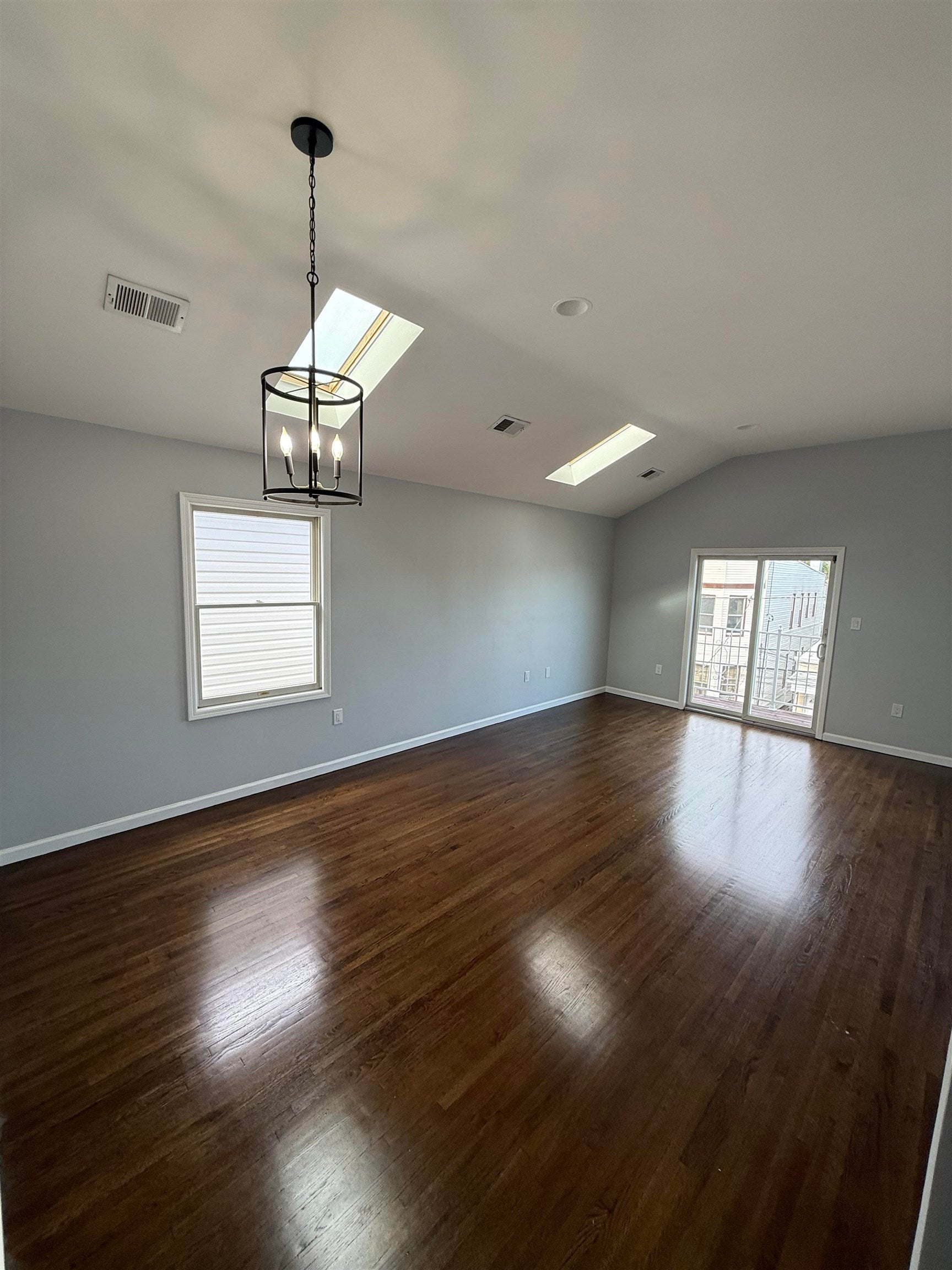 Search Homes 2 129 MYRTLE AVE