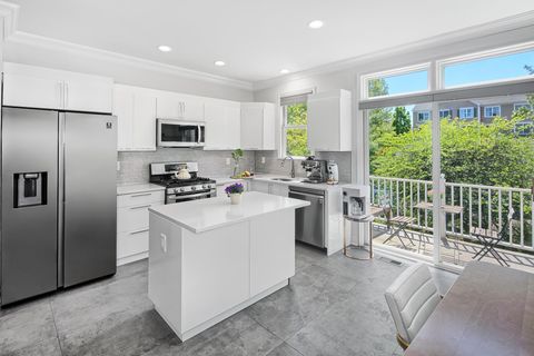 Condo For Sale - 249 Brower Ct<br/> West New York, NJ 07093
