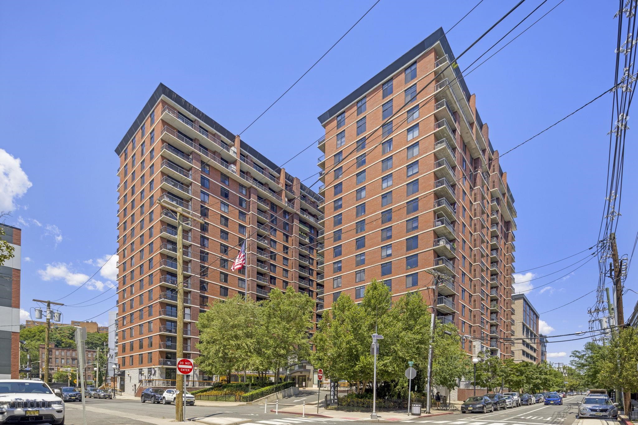 700 1st St #14H, Hoboken, New Jersey image 1