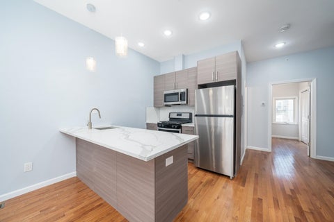 Homes For Rent - 49 Jewett Ave #1<br/> Hudson County, Jersey City, NJ 07304