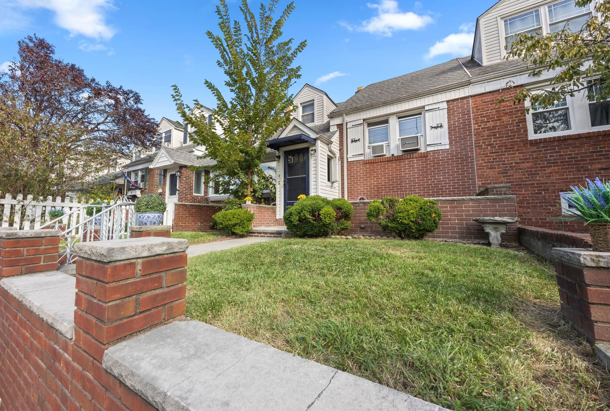 4 PARKSIDE LANE