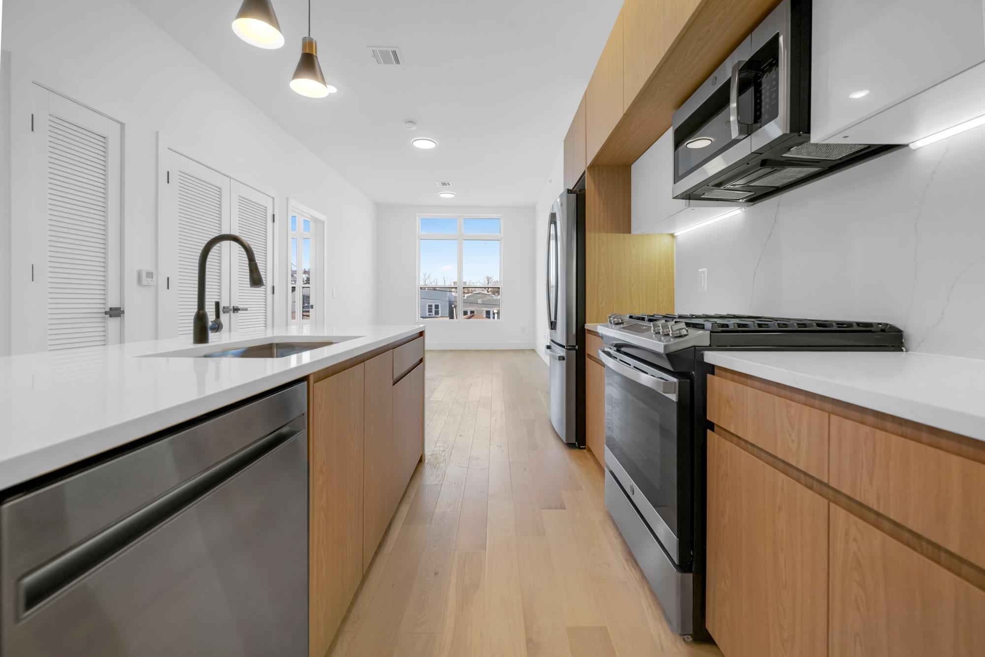 649 38th St #PH06, Union City, New Jersey image 3