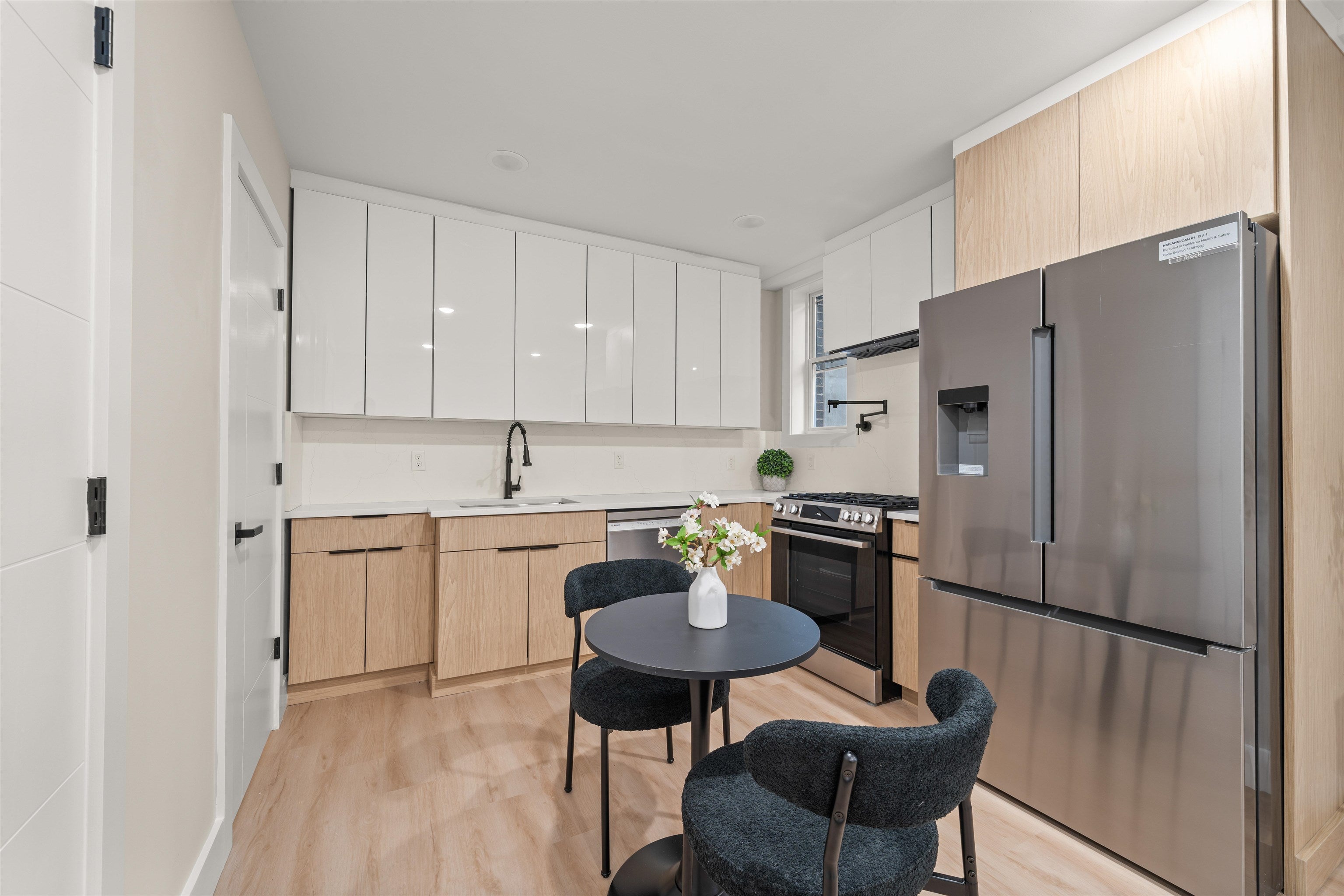 30 CAMBRIDGE AVE 4
