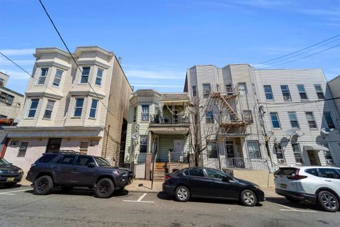 414 MONASTERY PL Union City NJ 07087